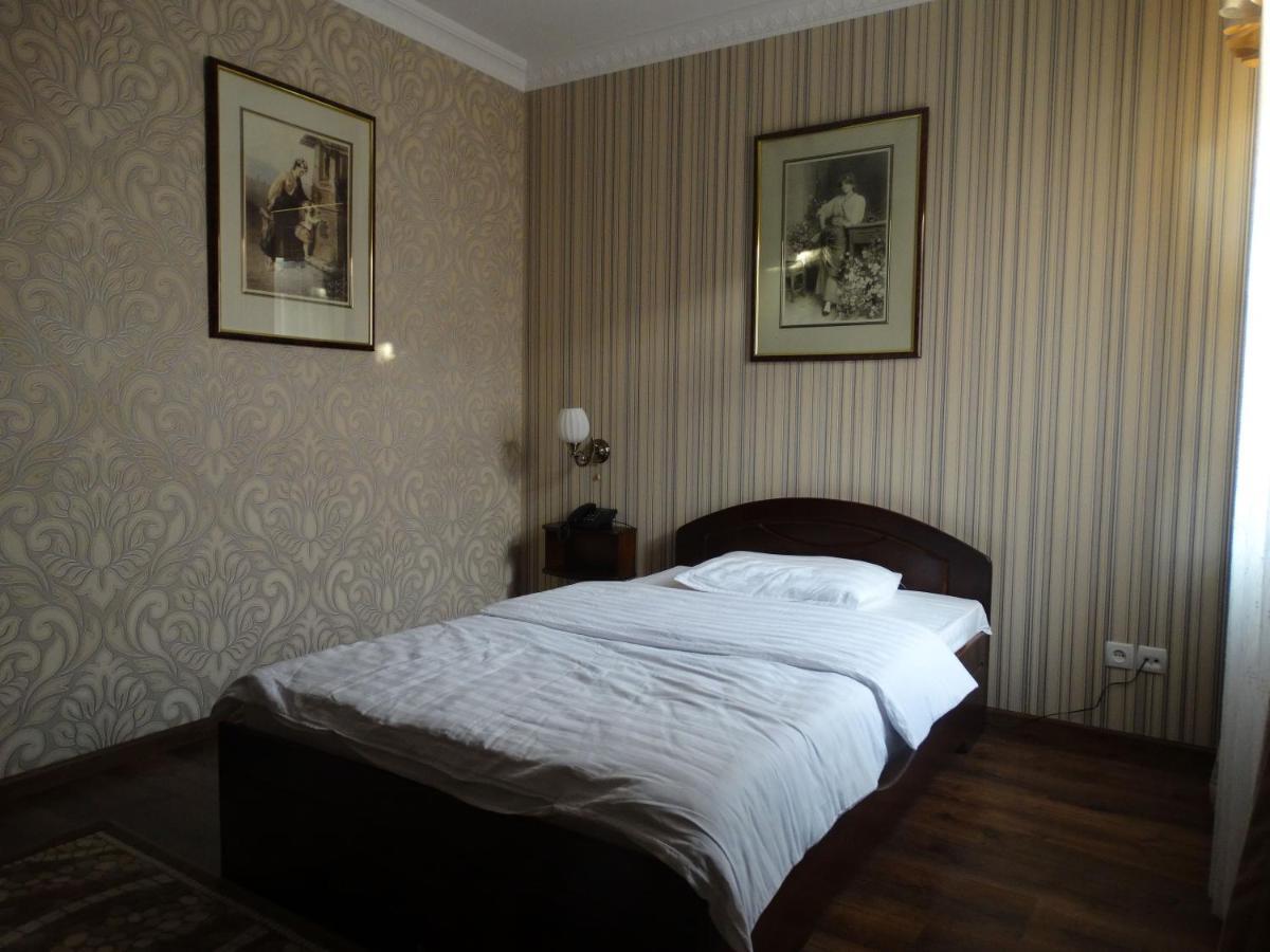 Hotel Papillon Taschkent Exterior foto