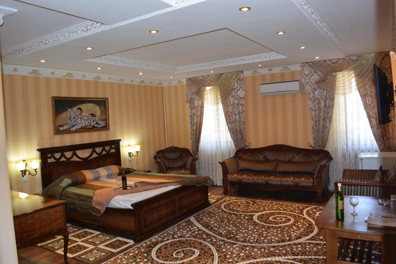 Hotel Papillon Taschkent Exterior foto