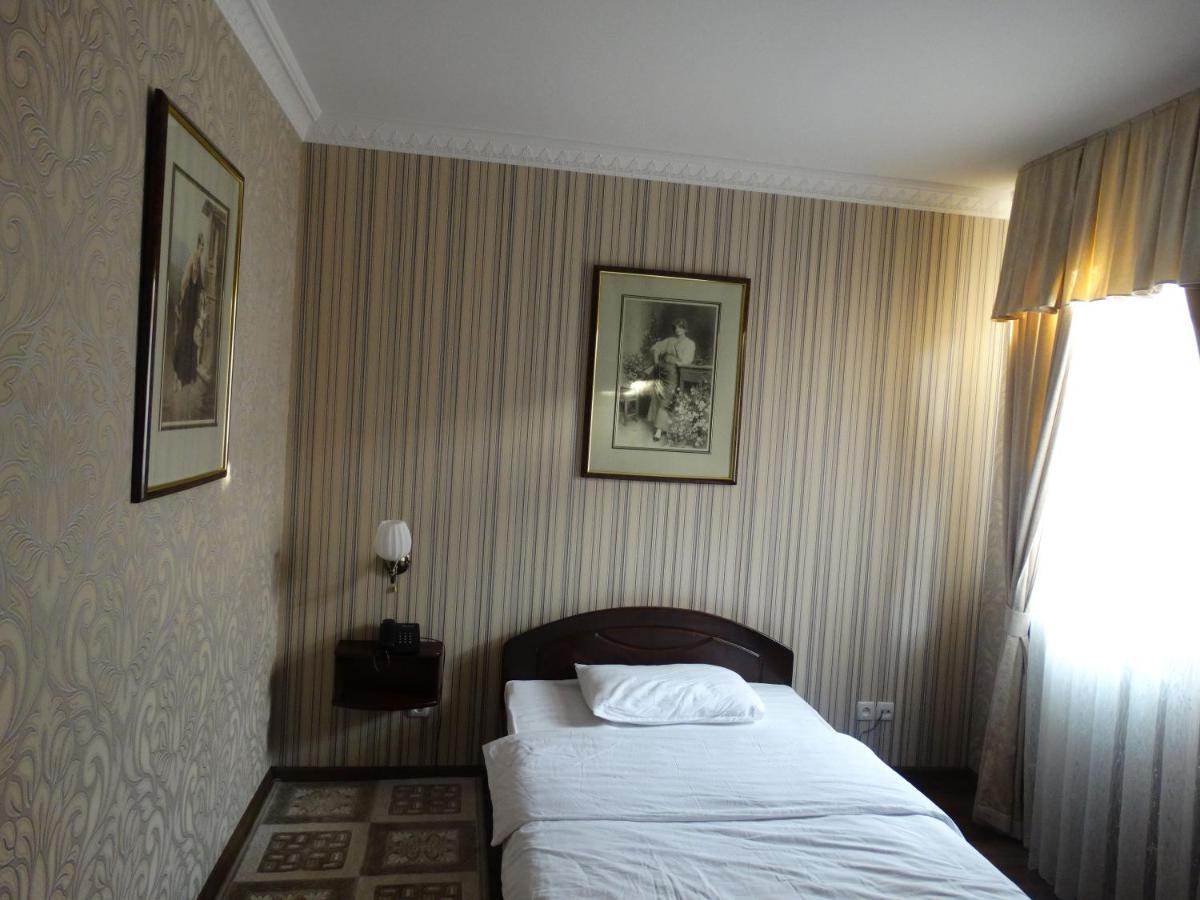 Hotel Papillon Taschkent Exterior foto